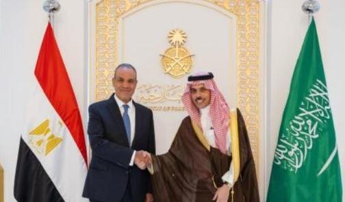 وزير الخارجية يبحث مع نظيره السعودى العديد من القضايا الدولية والإقليمية ذات الاهتمام المشترك