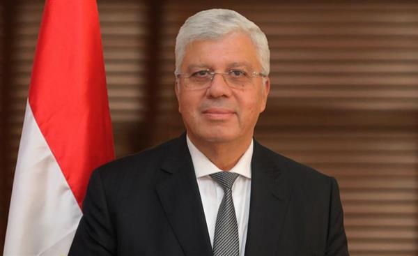 وزير التعليم العالي يغادر إلى الكويت