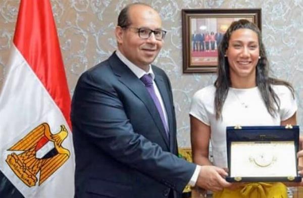 اتحاد السباحة يوافق على ترشح فريدة عثمان للجنة الاعبين باللجنة الأولمبية المصرية