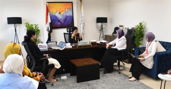 الصحة تبحث تعزيز دور الشباب في التوعية من أجل تحسين الخصائص السكانية