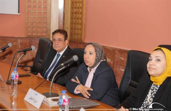 طلاب جامعة بنها الأهلية في مكتبة الإسكندرية