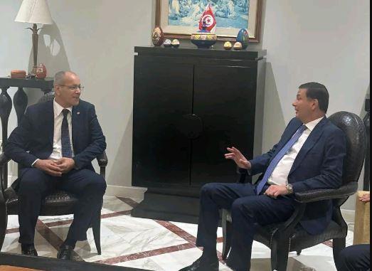 وزير الزراعة يلتقي  مع وزير البيئة التونسي لبحث تعزيز التعاون الإقليمي