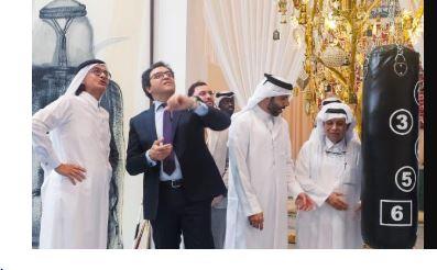 وزير الثقافة يلتقي مستشار الشئون الثقافية بمؤسسة قطر