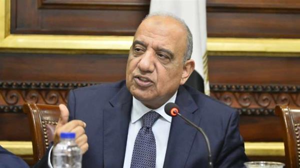 وزير الكهرباء يستعرض استعدادات القطاع لفصل الصيف