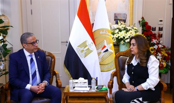 عوض تتابع مع الأنصاري جهود تحسين مناخ الاستثمار وعدد من الملفات الخدمية والحيوية