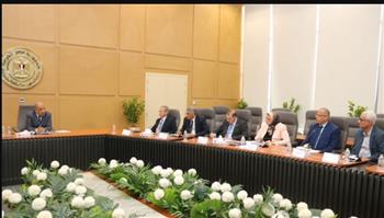   وزير الكهرباء  يواصل مراجعة الإجراءات الخاصة بتأمين التغذية الكهربائية خلال فصل الصيف 