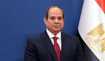   الرئيس السيسى يضع إكليل الزهور على النصب التذكارى لشهداء القوات المسلحة