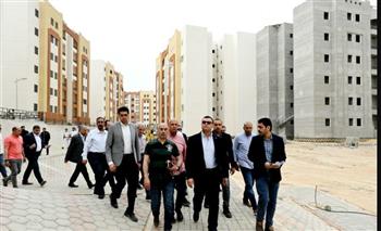   بالصور .. وزير الإسكان في "ديارنا "بالعبور 