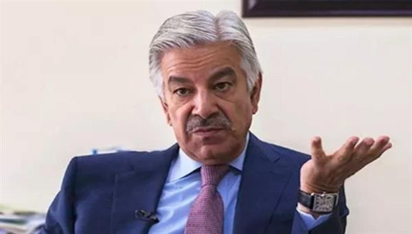 وزير الدفاع الباكستاني يحذر من تصاعد التوتر مع الهند إلى مواجهة نووية
