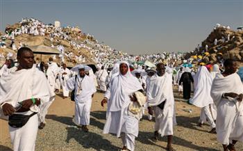   مع اقتراب الحج.. السعودية تغلق أبواب مكة في وجه المخالفين