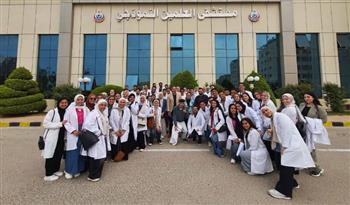   طلاب صيدلة العلمين في زيارة لعدد من المستشفيات الكبرى