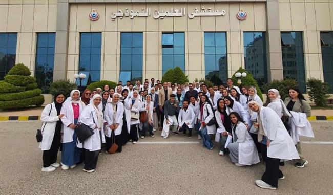 طلاب صيدلة العلمين في زيارة لعدد من المستشفيات الكبرى