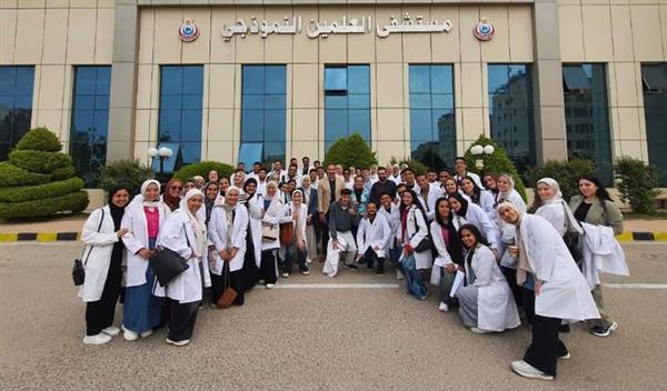طلاب صيدلة العلمين في زيارة لعدد من المستشفيات الكبرى