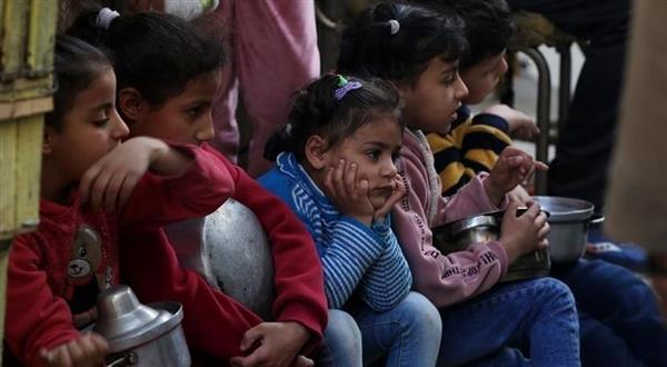 "الأونروا ": أطفال غزة يتضورون جوعا وإسرائيل تمنع دخول الغذاء