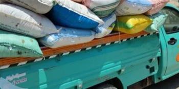   قنا: ضبط سيارة محملة بكميات كبيرة من الأقماح المحلية قبل تهريبها