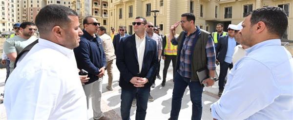 بالصور| وزير الإسكان في الحي اللاتيني