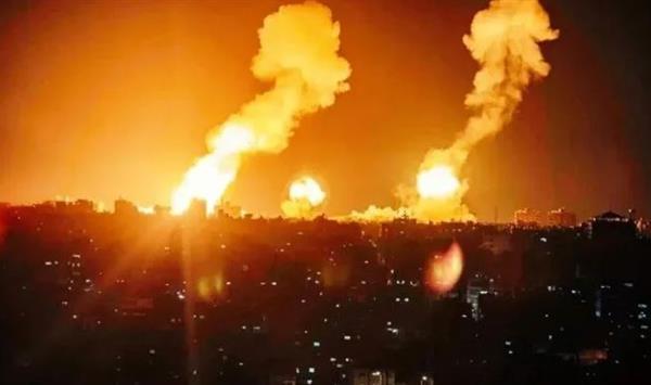 إعلام حوثي: 3 هجمات أمريكية استهدفت السفينة المحتجزة «جلاكسي ليدر»
