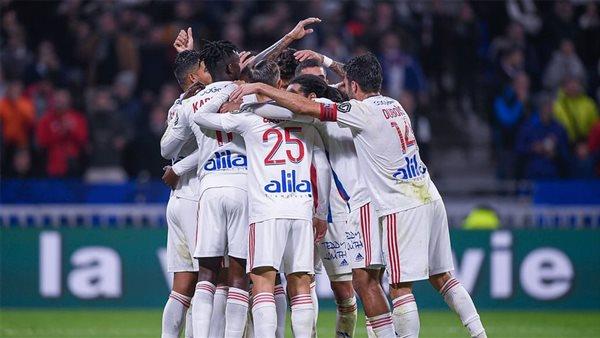 الدوري الفرنسي.. ليون يفوز على رين 4 -1 ويصعد للمركز الرابع