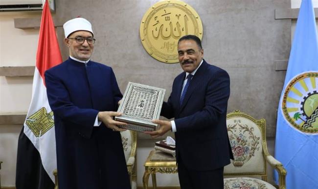 محافظ مطروح يستقبل مفتي الجمهورية لبحث تعزيز التعاون المشترك في نشر الوعي الديني والمجتمعي