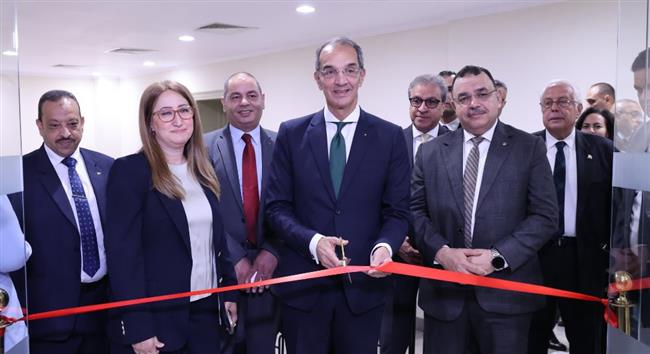 وزير الاتصالات يشهد احتفالية 100 عام على أول طابع بريد تذكاري مصري