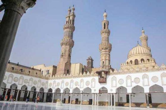 الأزهر يُدين «قتل» مصلٍّ مسلم بخمسين طعنة في هجوم إرهابي على مسجد بفرنسا