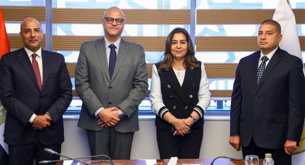 وزيرة التنمية المحلية ومحافظ القليوبية يشهدان توقيع عقد لتأجير مشروع الـ30 مليون بيضة