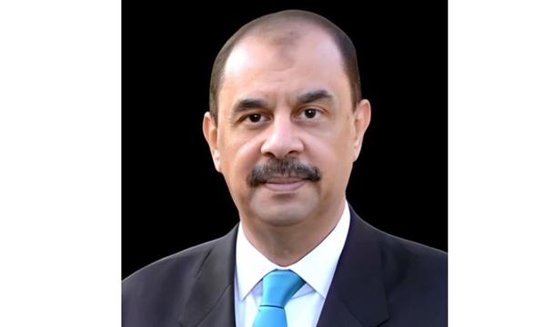 محافظ سوهاج يوجه بغلق محل ملابس عرض محتوى مخالفًا للعادات والتقاليد