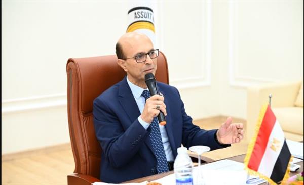 الدكتور المنشاوي يرأس اجتماع المجلس الأكاديمي لجامعة أسيوط الأهلية