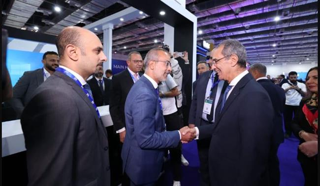 وزير الاتصالات يفتتح فعاليات الدورة السابعة لقمة FDC Summit  