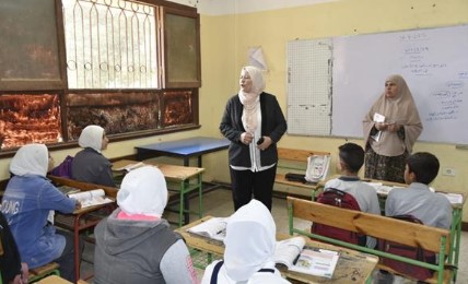 وكيلة التعليم تواصل جولتها بمدارس الواسطى وتُحيل إدارة مدرسة إدريجة للتحقيق