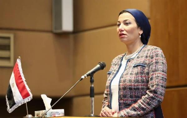 وزيرة البيئة تحذر كبار السن وأصحاب الأمراض الصدرية من الرياح المثيرة للأتربة اليوم وغدا