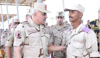   رئيس الأركان يتفقد المنظومة التعليمية بمعهد ضباط الصف المعلمين 