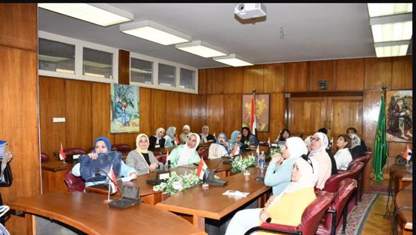 عميد "بنات عين شمس" تستقبل وفد جامعة فوكوي اليابانية