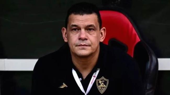 مشادة بين عبد الواحد السيد و مشجع زملكاوي في جنوب أفريقيا.. فيديو