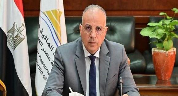 وزير الري يوجه باستمرار التنسيق لاتخاذ الإجراءات اللازمة لمتابعة المصارف الزراعية
