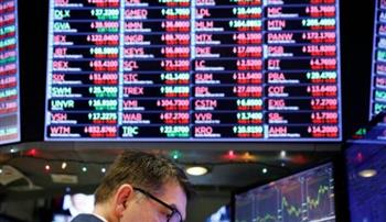   الأسهم الأمريكية تخسر أكثر من تريليوني دولار بسبب رسوم ترامب الجمركية