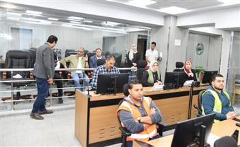   محافظ الفيوم يتابع تداعيات العاصفة الترابية من مركز السيطرة