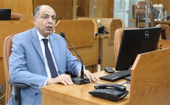   محافظ المنيا يتابع تطورات العاصفة الترابية ويؤكد استمرار رفع درجة الاستعداد