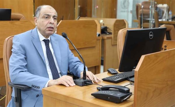 محافظ المنيا يتابع تطورات العاصفة الترابية ويؤكد استمرار رفع درجة الاستعداد