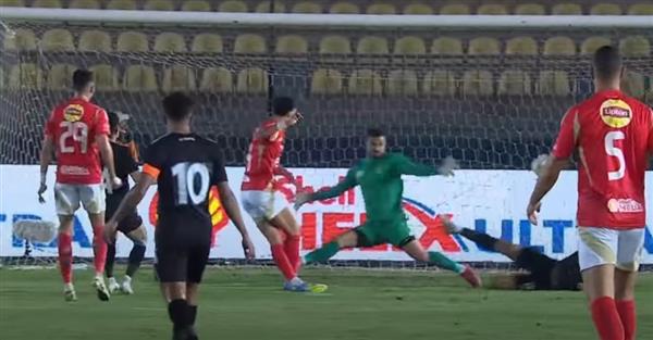 انتهاء الشوط الأول بين الأهلي وبتروجيت بالتعادل الإيجابي 2-2