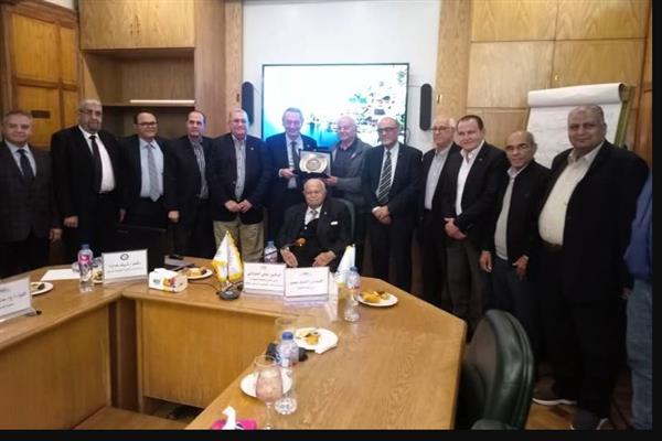 رجال أعمال الإسكندرية" تبحث مع "النقراشي" مُستقبل الطاقة المُتجددة