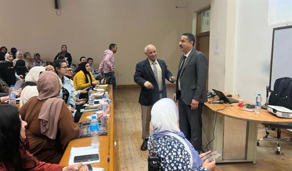 بدء الدراسة بالفصل الدراسي الثاني بمركز جامعة القاهرة للتعليم المدمج وسط استعدادات مكثفة