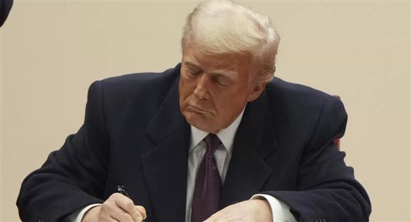 ترامب بقيل مدير وكالة الأمن القومي ونائبته