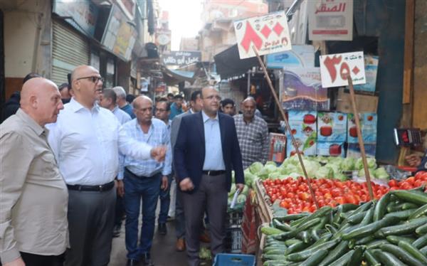 لمراقبة الأسعار.. محافظ القليوبية يتفقد أسواق الخضروات والفاكهة بمدينة الخصوص