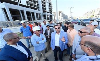   وزير الإسكان يتفقد عددا من المشروعات بمدينة العلمين