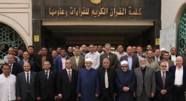 رئيس جامعة الأزهر يتفقد انتظام العملية التعليمية بكليات الجامعة في طنطا