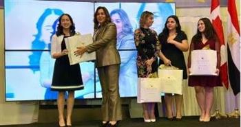   وزيرة التنمية المحلية تشهد احتفالية مصر دايماً معاك بمدينة ميسيساجا الكندية