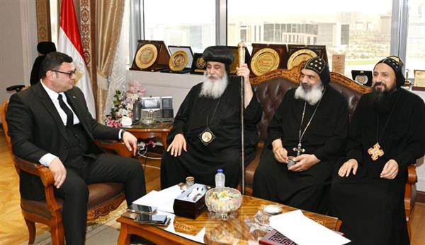 تفاصيل لقاء وزير الإسكان بممثلي دير"الأنبا بولا" بالبحر الأحمر