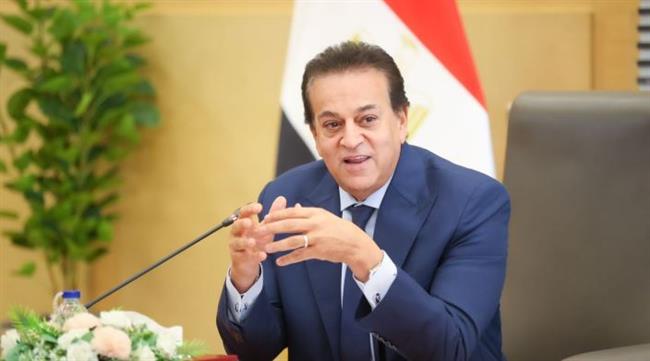 وزير الصحة يتفقد مستشفى العريش العام