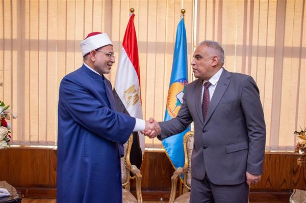رئيس جامعة طنطا يهنئ الدكتور سلامة داود لتعيينه رئيسا لجامعة الأزهر